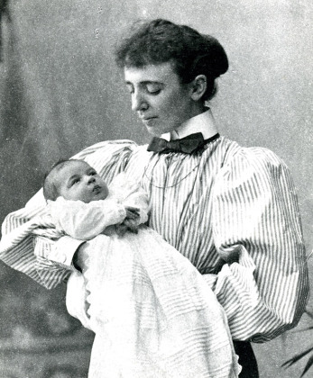 Ethel Cooper lors du baptême de son neveu Howard en 1896
