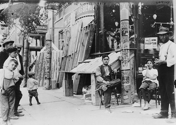 Une rue de « Little Italy » à New York avant la Première Guerre mondiale