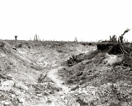 L’ancienne rue principale de Guillemont après les combats de la Somme, 1916