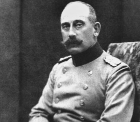 Le chancelier du Reich Max de Bade (1867-1929) est le dernier chancelier de l’Empire allemand. Il a tout juste occupé cette fonction pendant un mois, de début octobre 1918 au 9 novembre de la même année.
