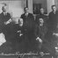 Le gouvernement provisoire formé en 1917 par le parlement russe : au deuxième rang et à la deuxième place en partant de la droite, le ministre de la justice Alexander Kerenski.